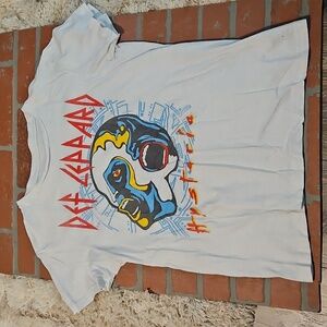 Def Leppard Tee Shirt. MEDIUM